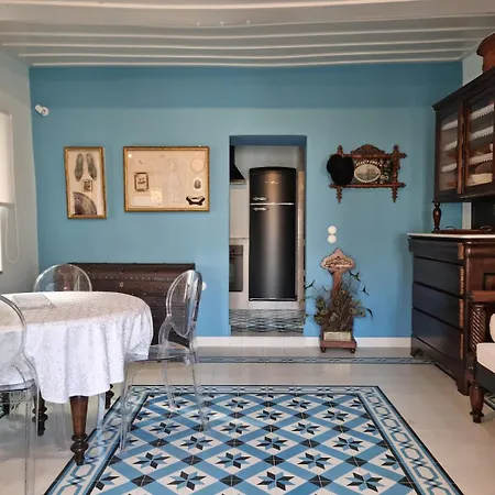 Abella Maison, * Kythnos